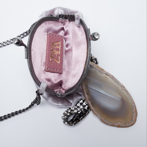 Velvet clasp mini bucket bag - Picture 4 of 6